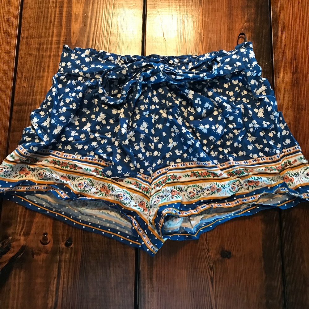 Blu Pepper • Bow Detail • Shorts